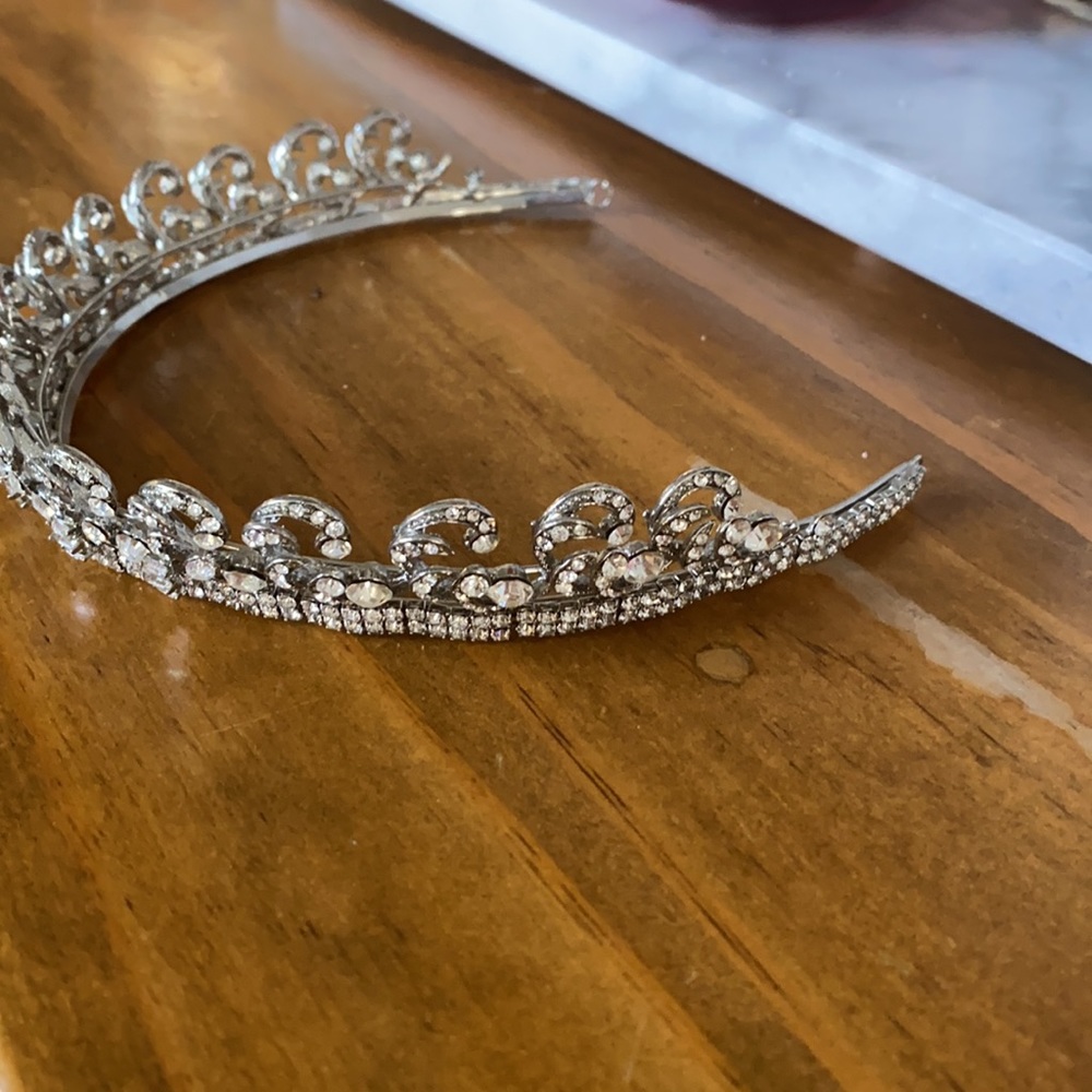 Tiara - Picture 4 of 6